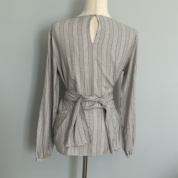 Ann Taylor long Sleeve Striped Tie Waist Blouse‎ Size Small EUC - Picture 5 of 7